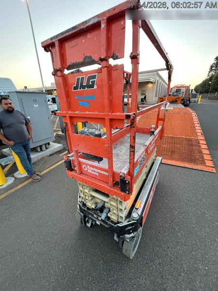 2022 JLG ES1932