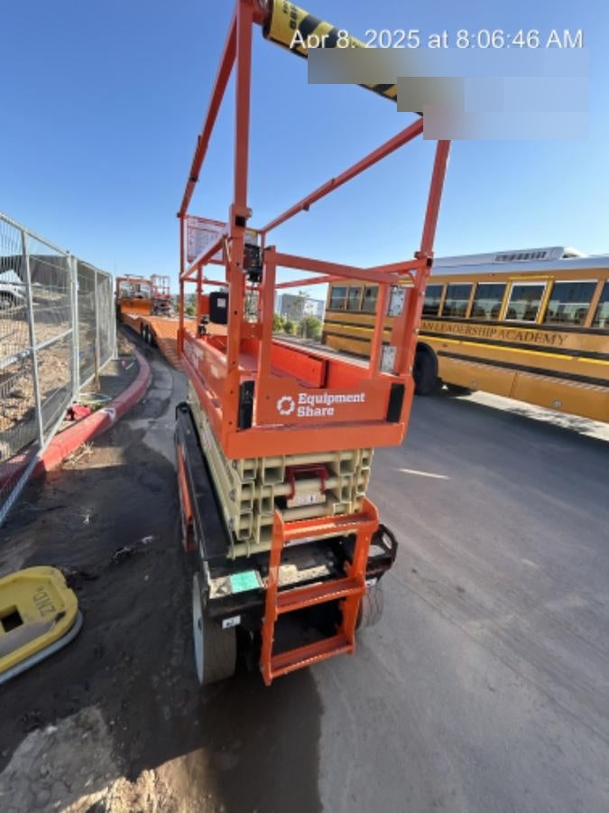 2022 JLG ES2632
