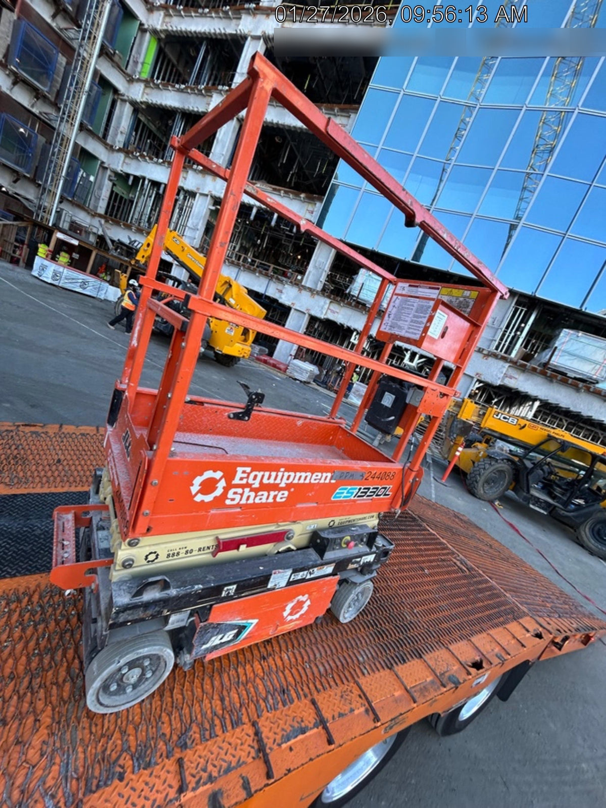 2022 JLG ES1330L