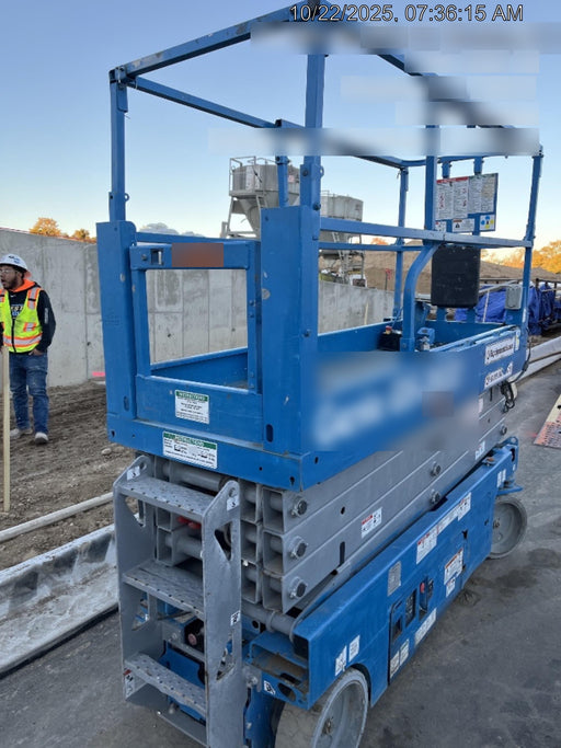 2019 Genie GS-2632 Folding rails with half height swing gate