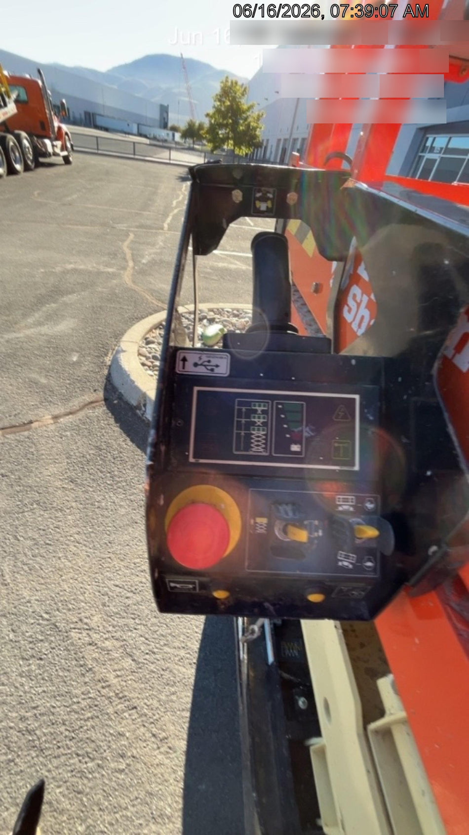 2025 JLG ES3246