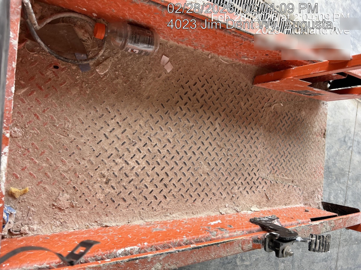 2022 JLG ES1330L
