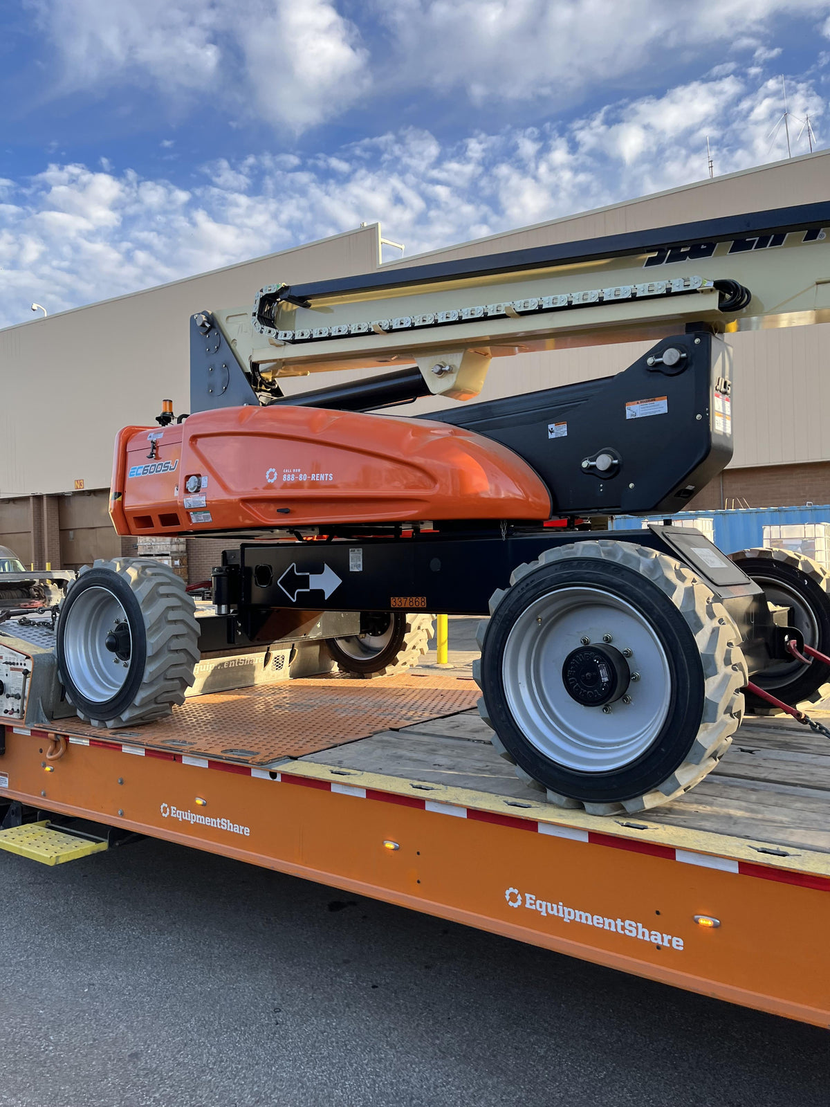 2023 JLG EC600SJ