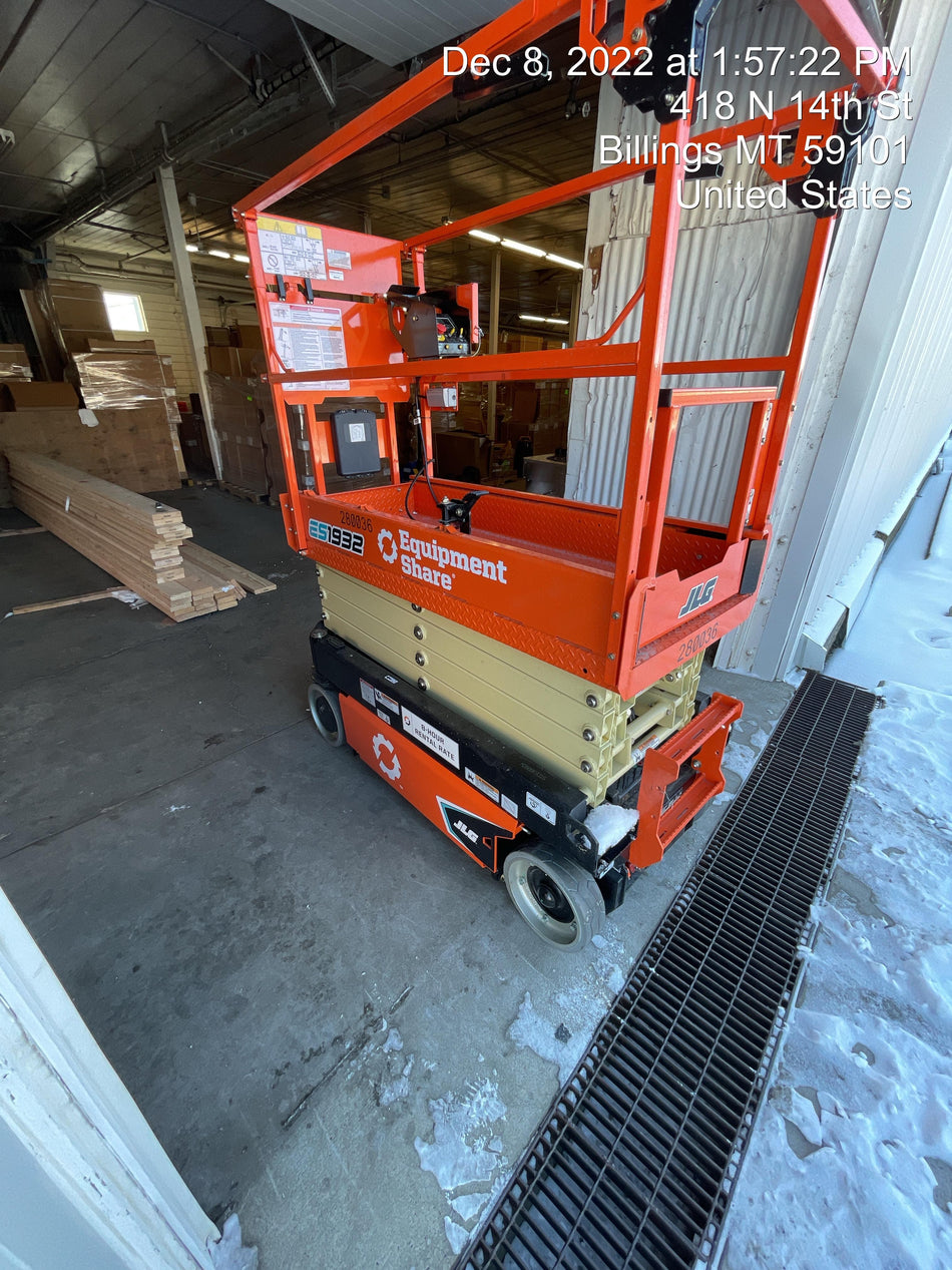 2022 JLG ES1932