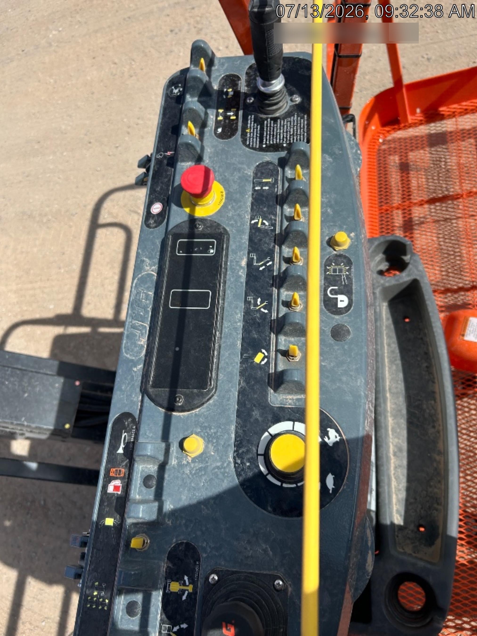 2026 JLG 600AJ