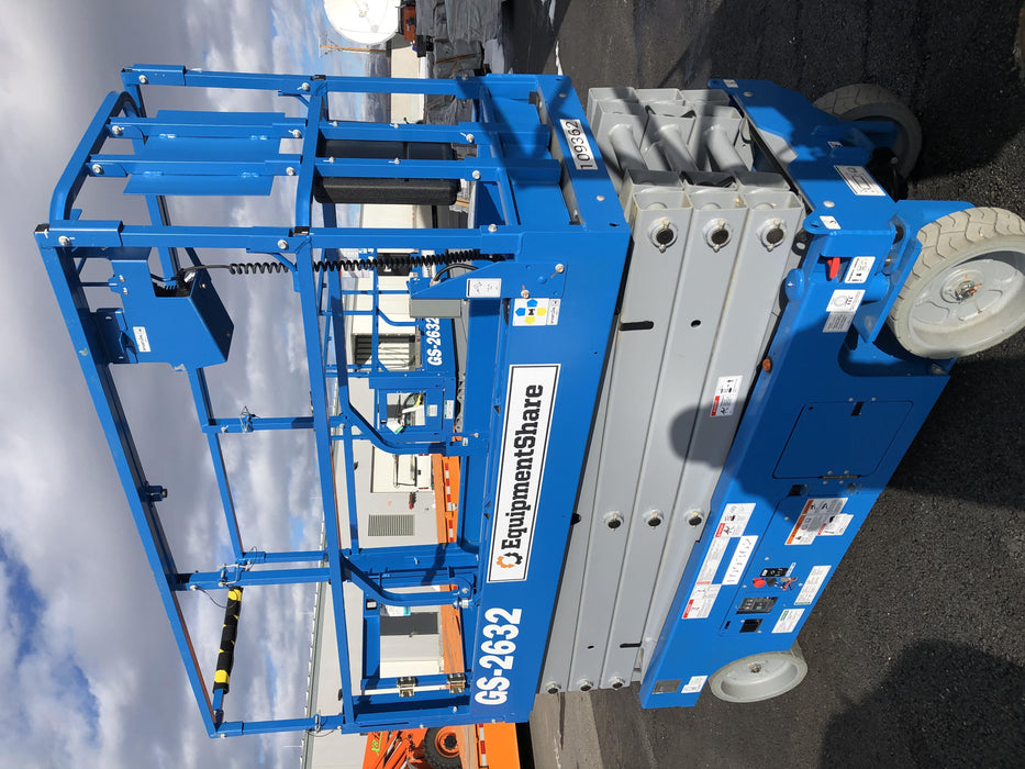 2020 Genie GS-2632 Solid NM Tires, Folding Rails with Half-Height Swing Gate, Beacon, 800W Invertor