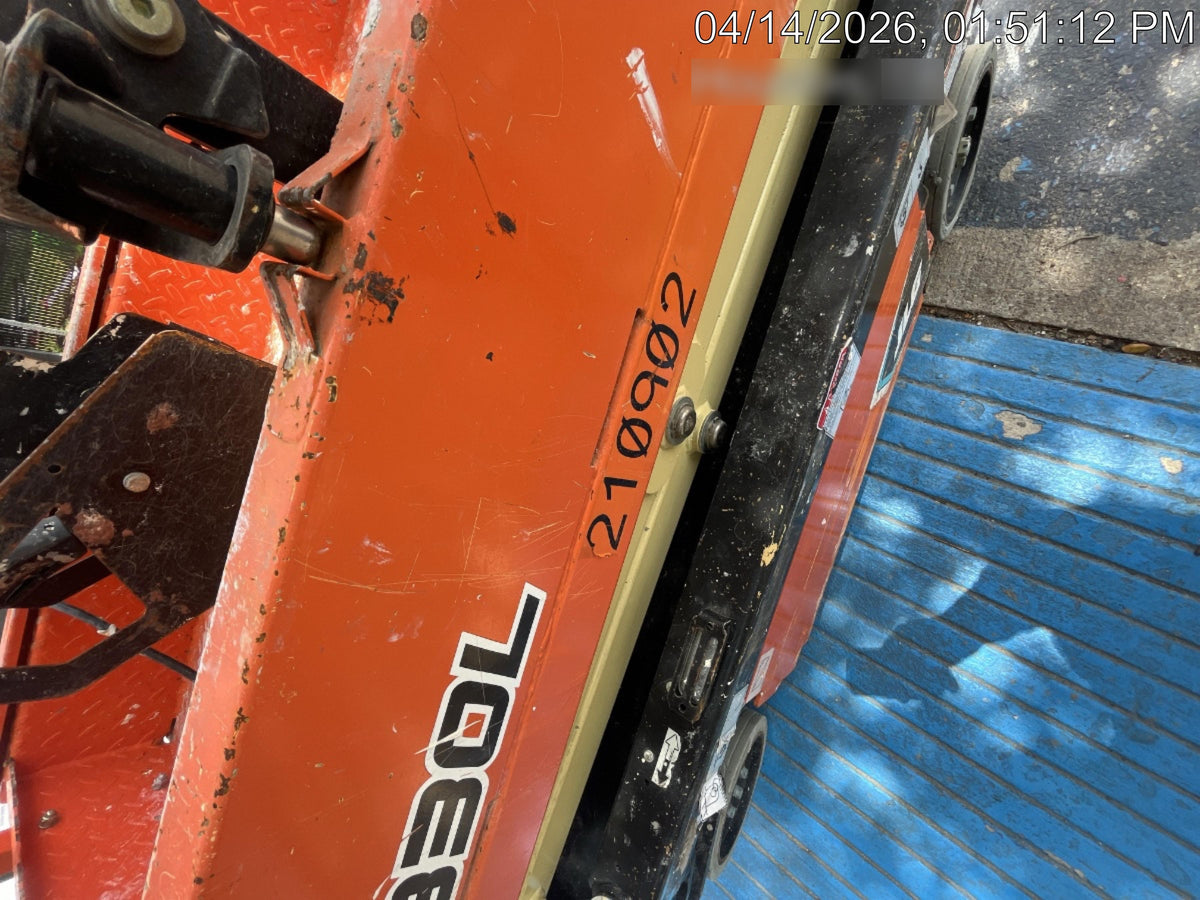 2022 JLG ES1330L