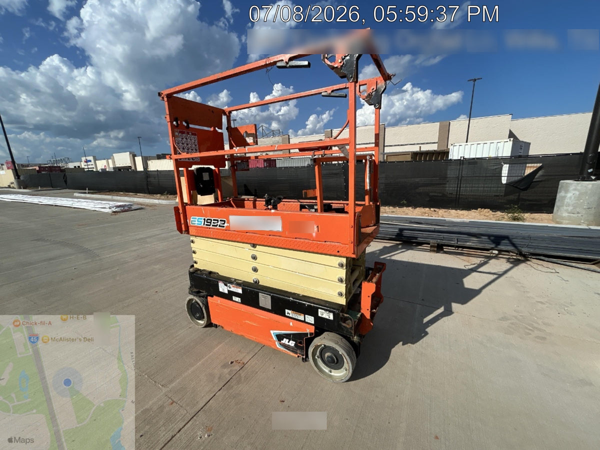 2022 JLG ES1932