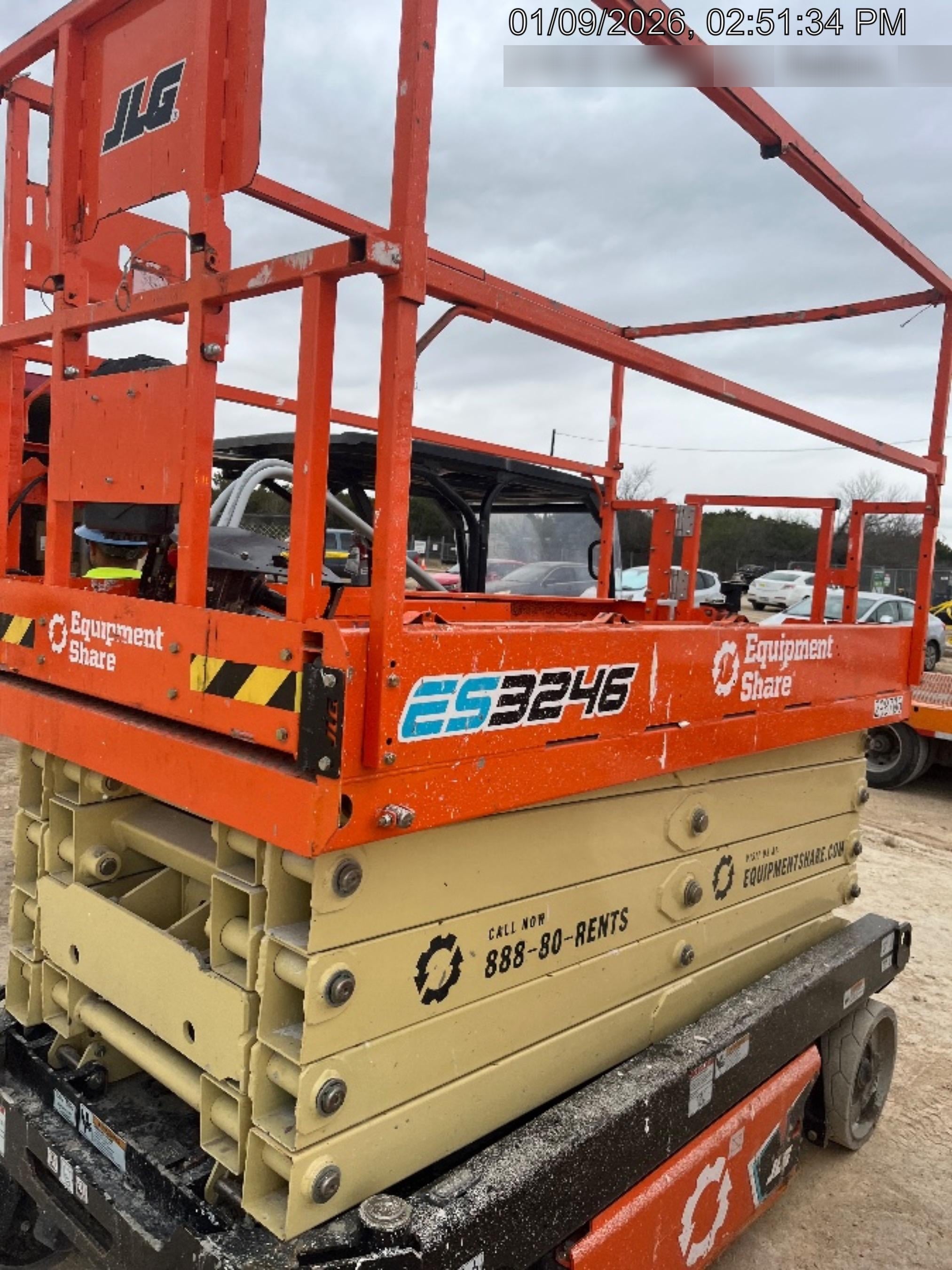 2023 JLG ES3246