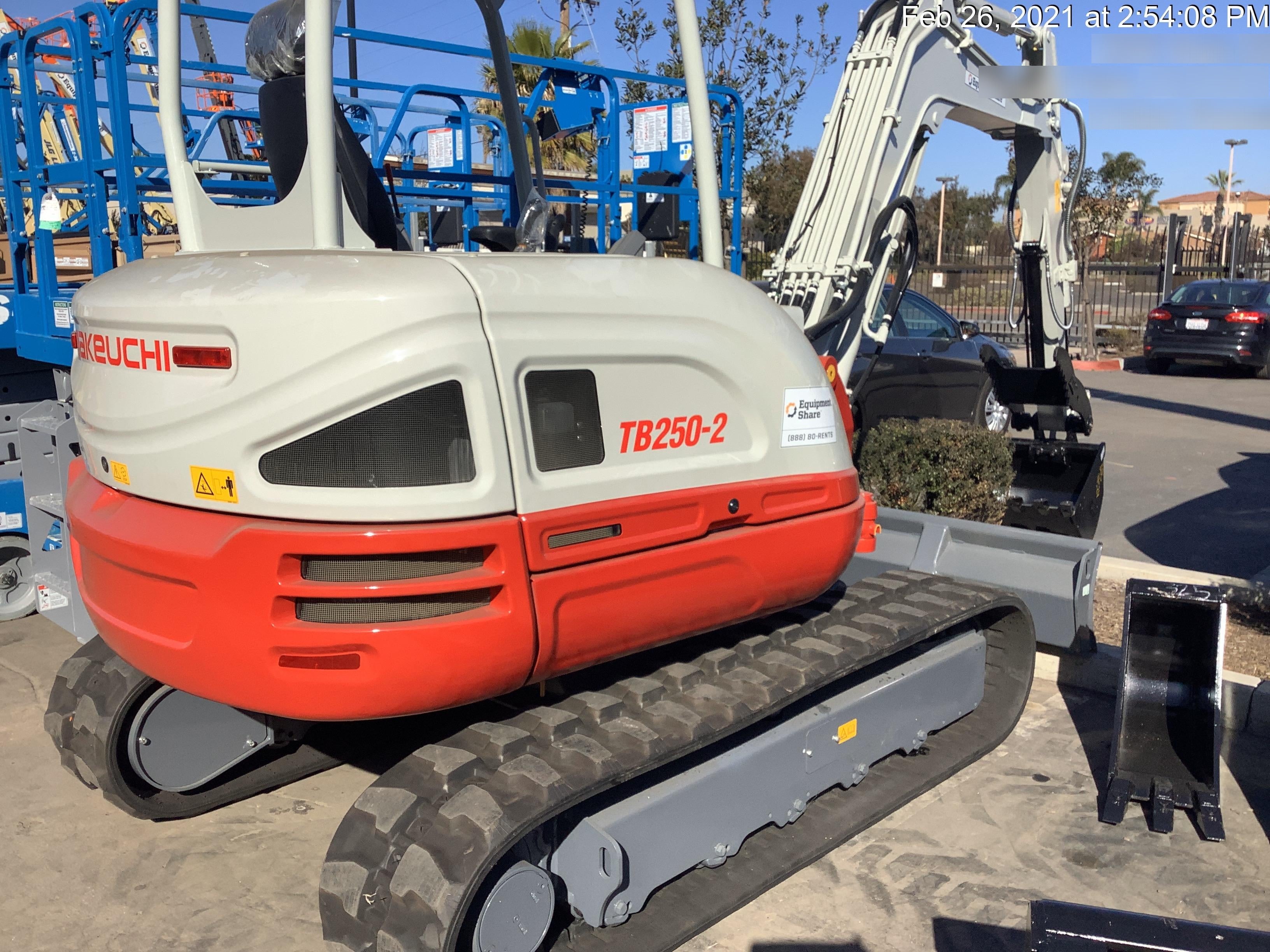 2021 TAKEUCHI TB250-2