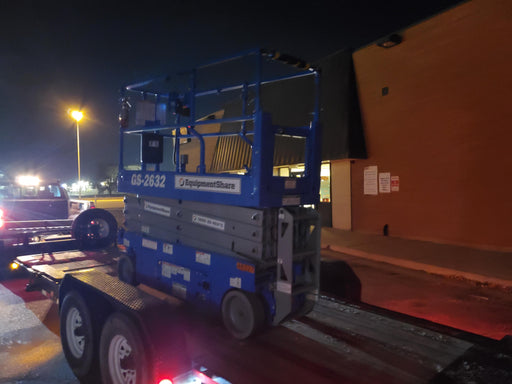 2019 Genie GS-2632 Folding rails with half height swing gate