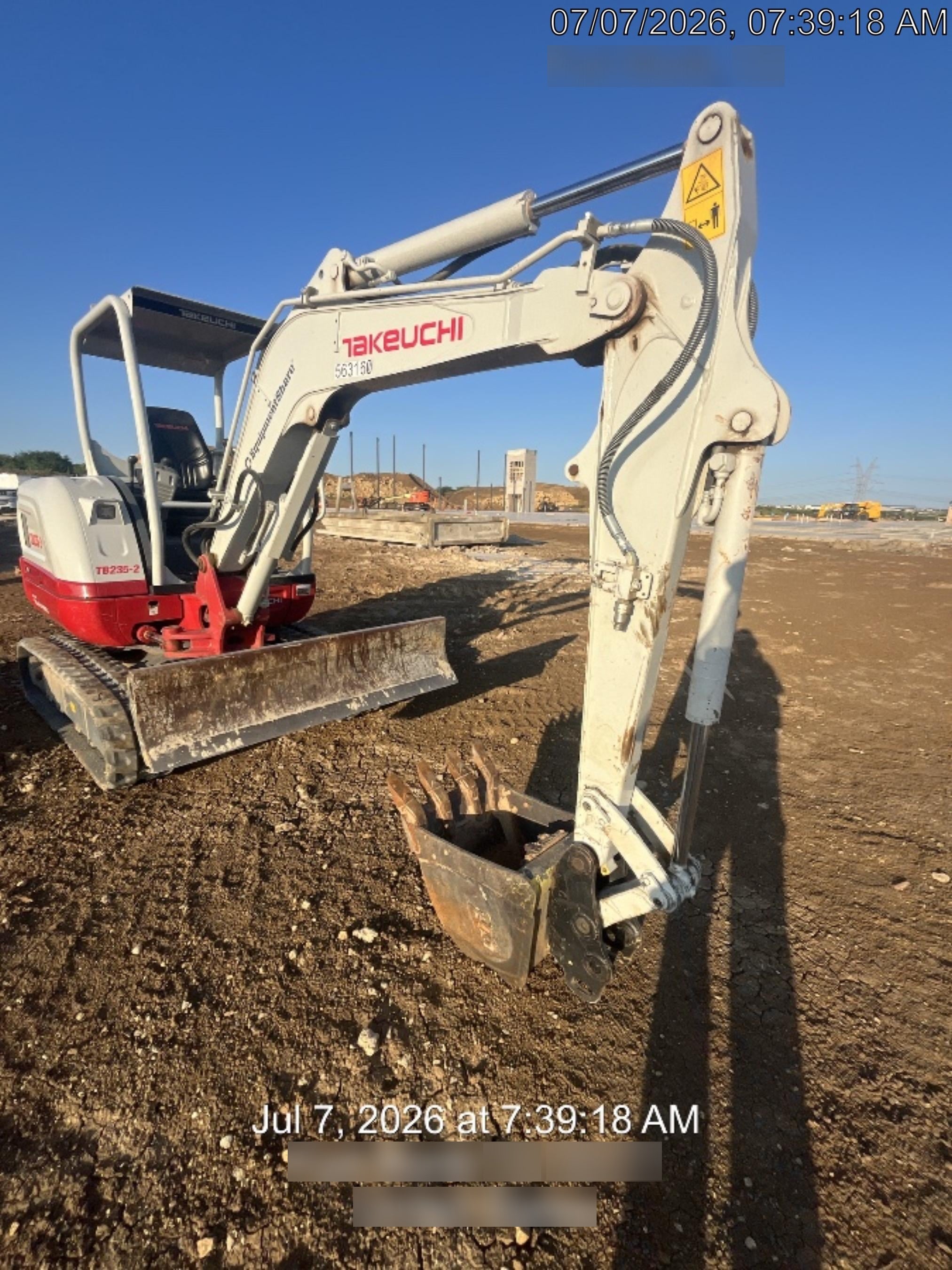 2025 TAKEUCHI TB235-2R