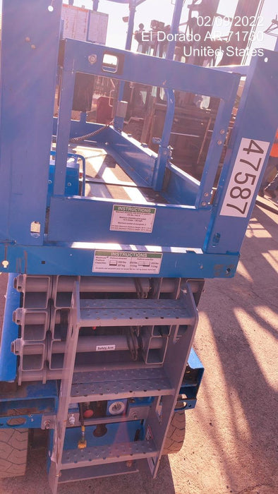 2019 Genie GS-2632 Folding rails with half height swing gate