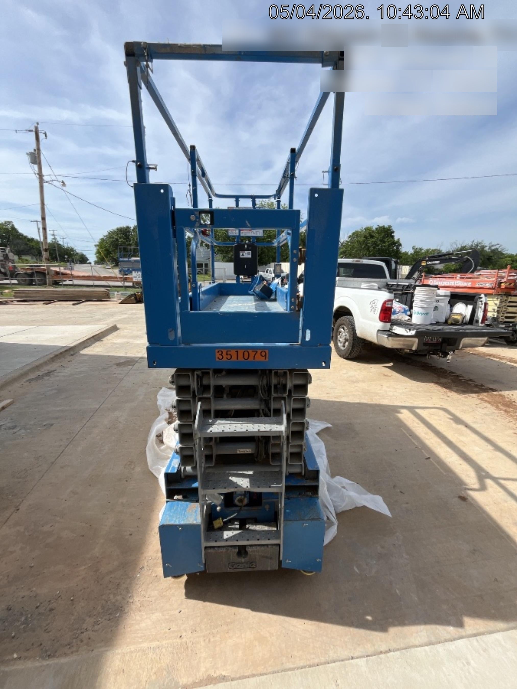 2023 GENIE GS-3232