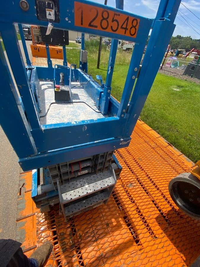 2021 GENIE GS-1330m