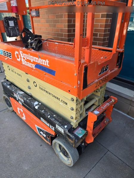 2022 JLG ES1932