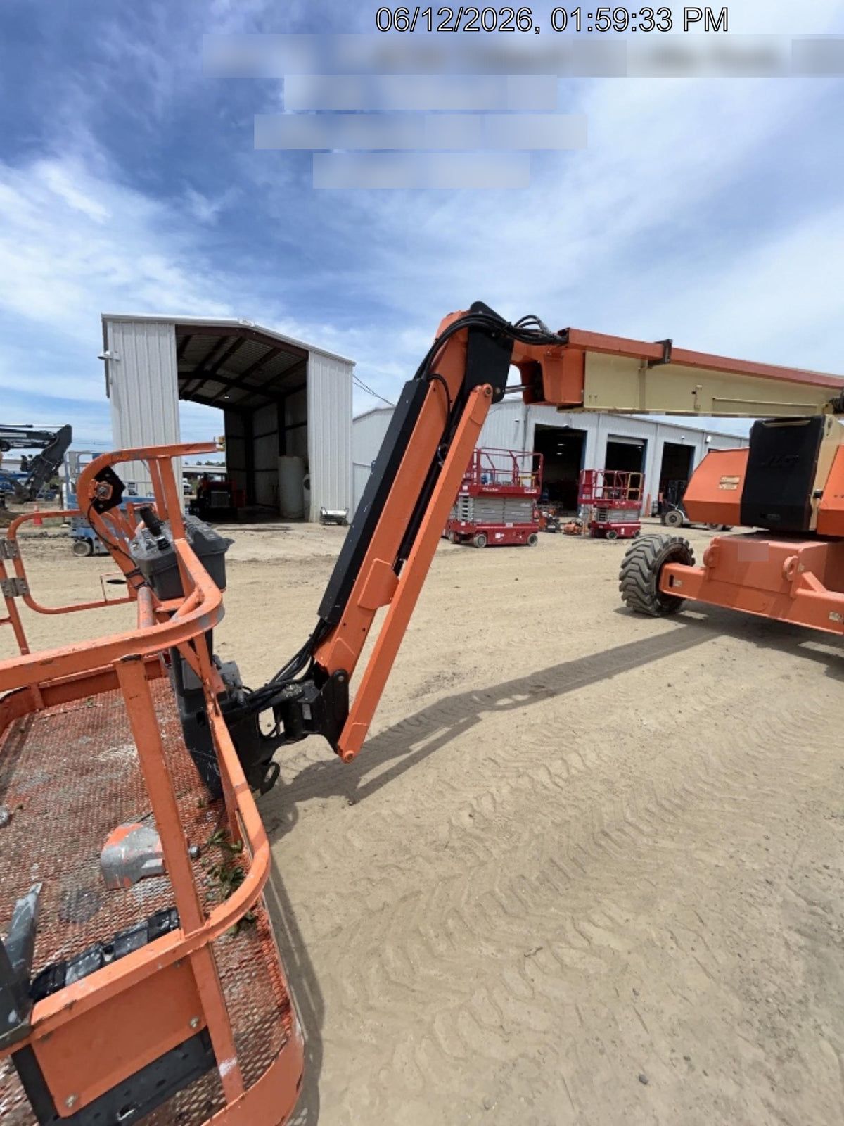 2020 JLG 800AJ