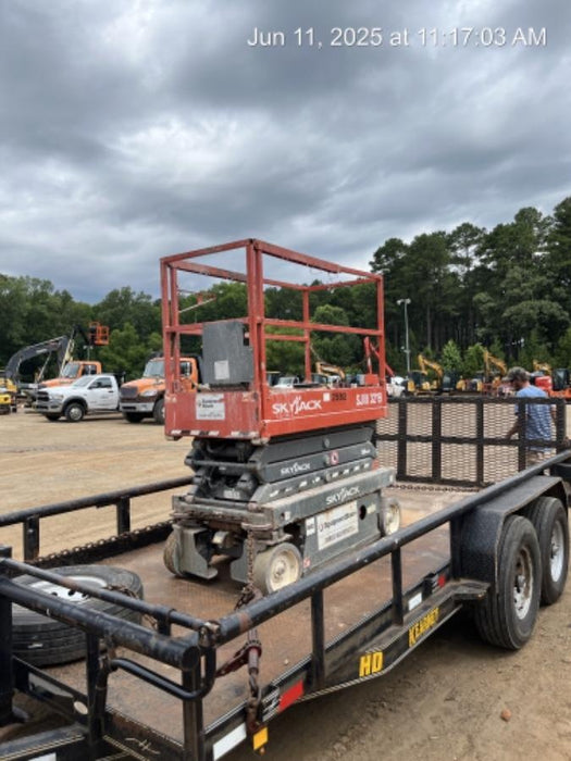 2018 Skyjack SJIII-3219 Skyjack SJIII3219 Scissor Lift w/Trojan Batteries