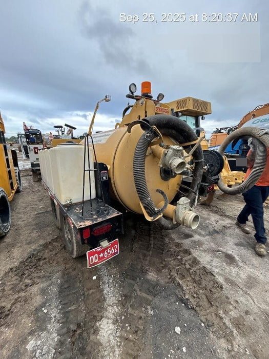 2023 Vac-Tron LP573XDT T4 Koehler Diesel Engine, 500 Gallon Debris Tank, x2 100 Gallon Water Tanks