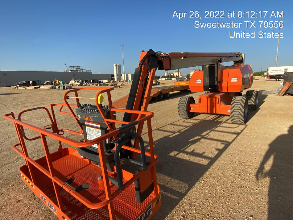 2022 JLG 800AJ