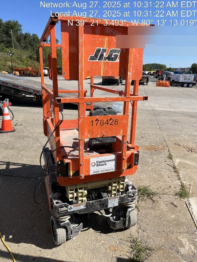 2021 JLG ES1330L