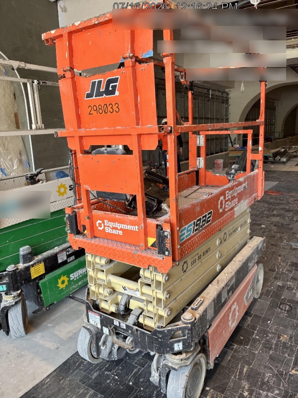 2023 JLG ES1932