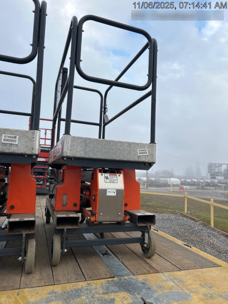 2023 JLG 1030P