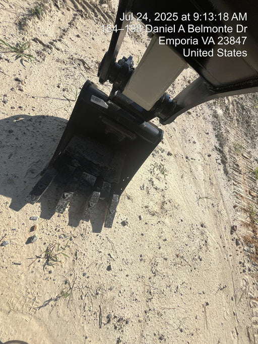 2025 TAKEUCHI 18" HD Bucket - Takeuchi