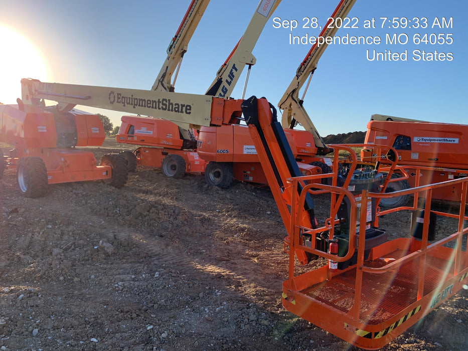 2022 JLG 860SJ