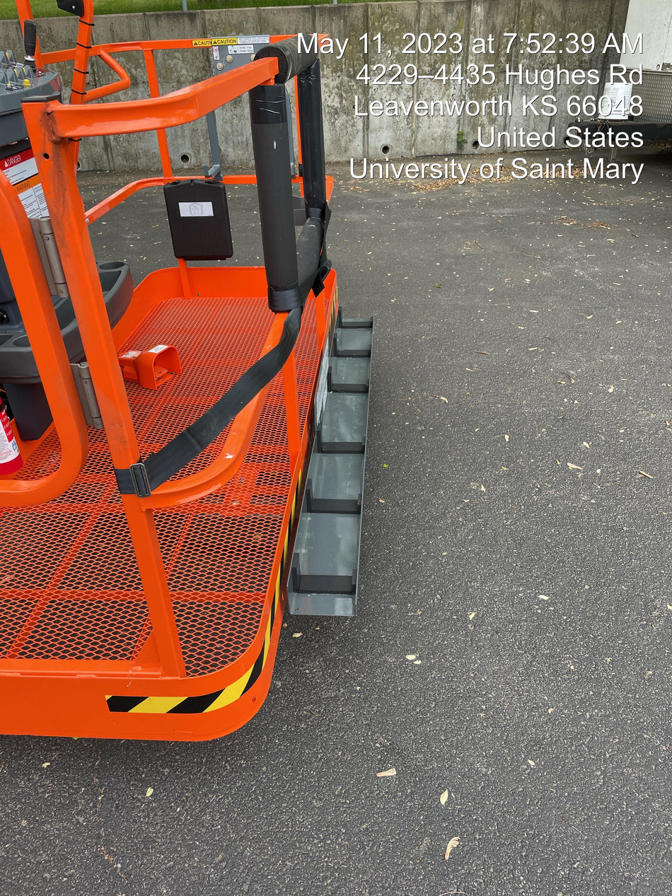 2023 JLG 460SJ