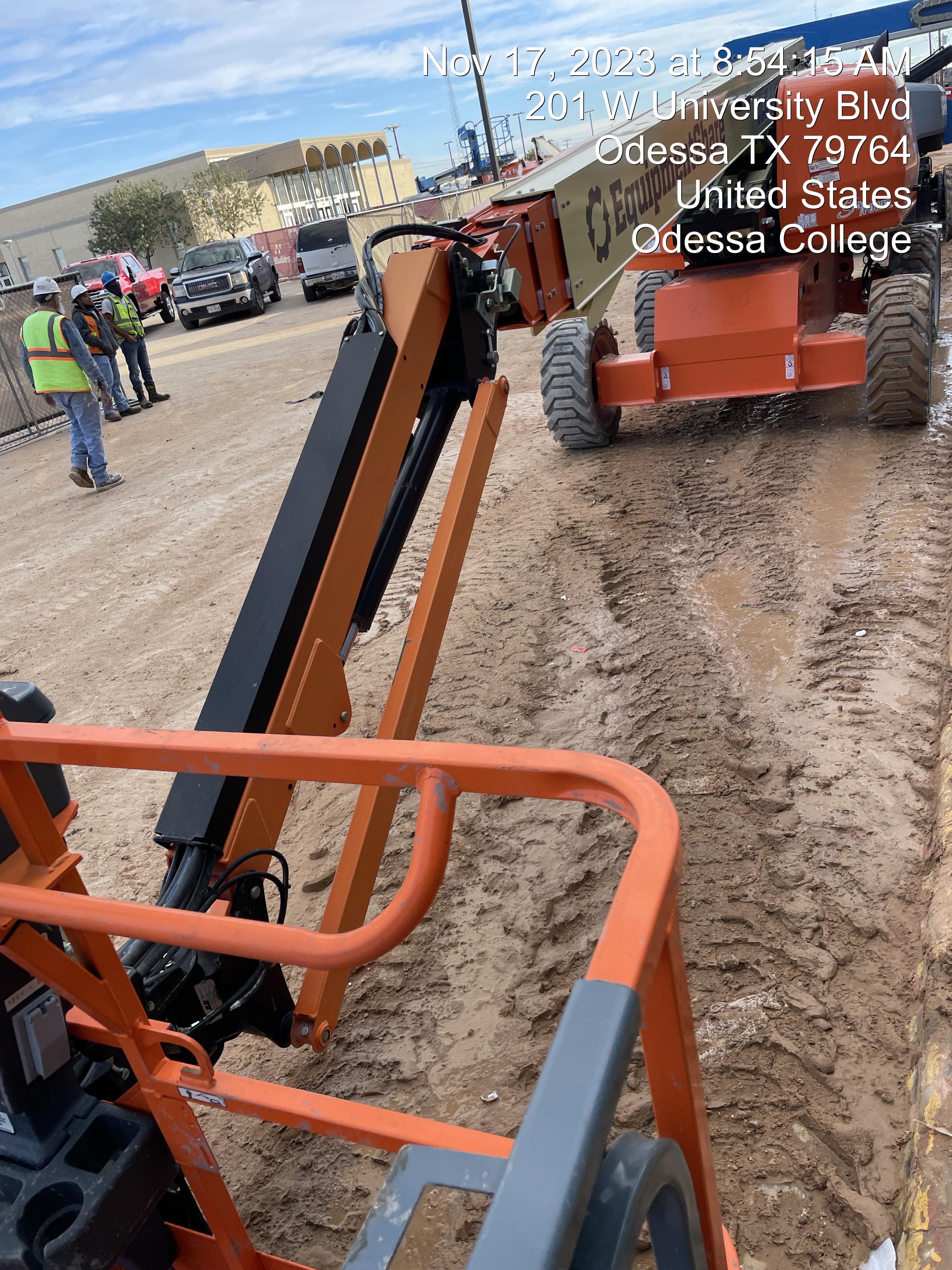 2022 JLG 660SJ