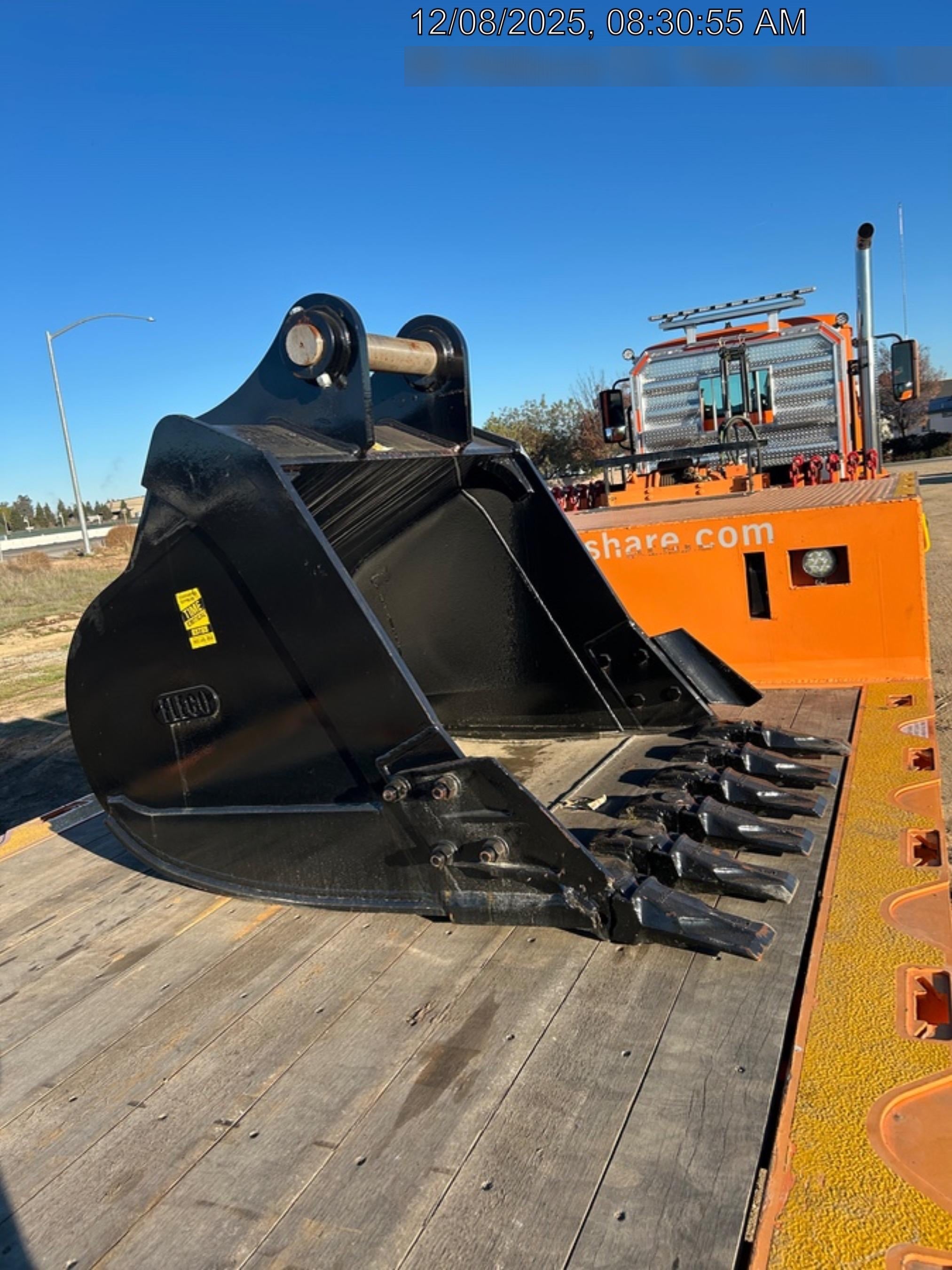 2025 LINK-BELT 42" Bucket - Link-Belt