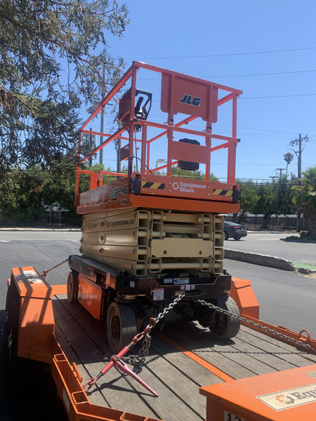 2022 JLG ES3246
