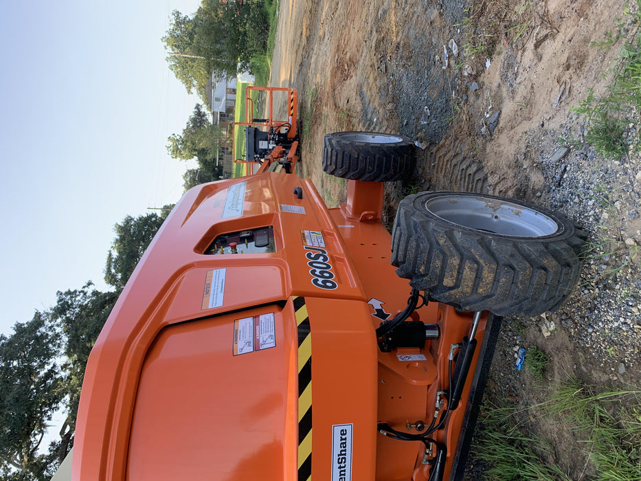 2020 JLG 660SJ