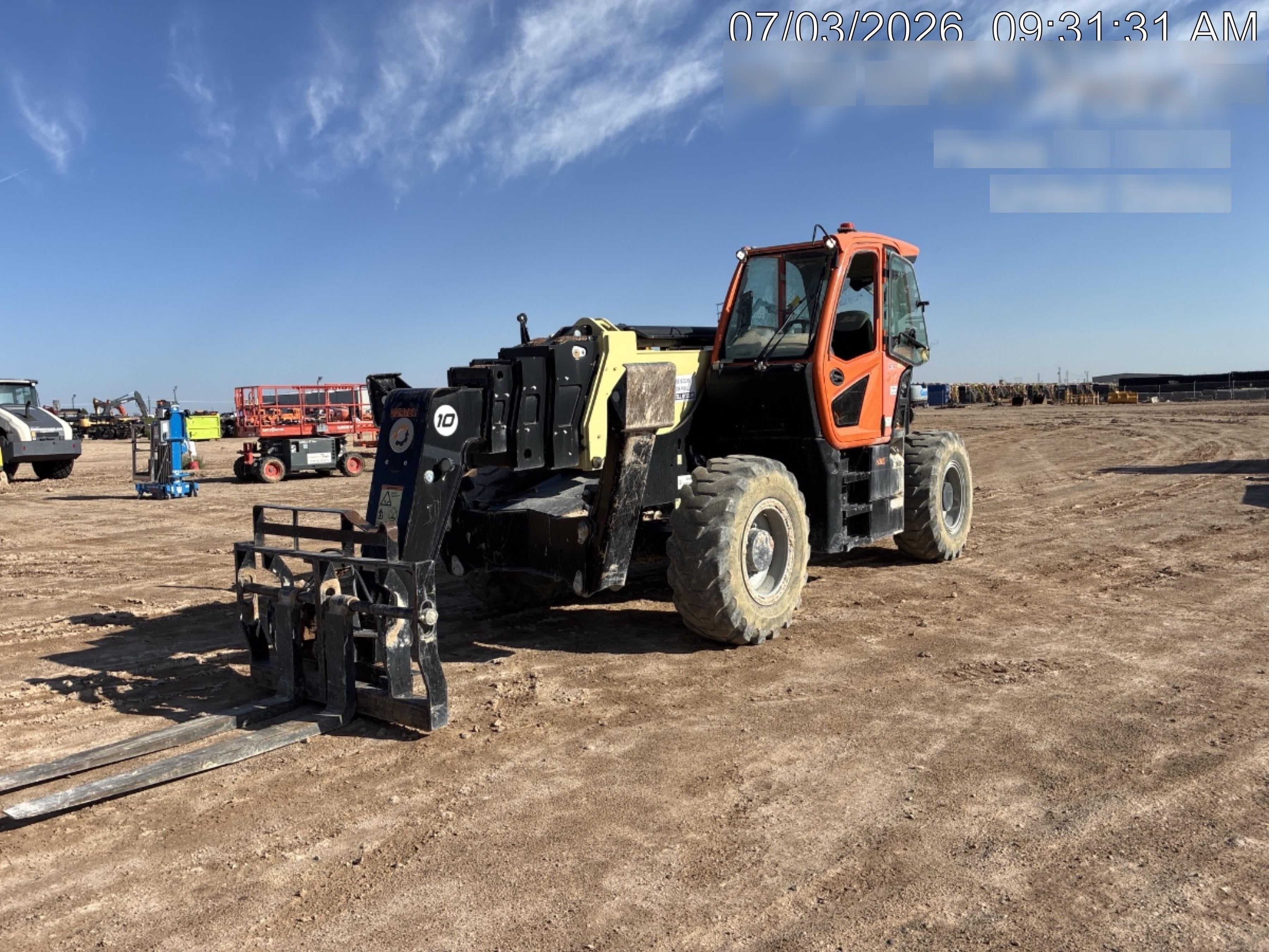 2022 JLG 1075