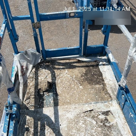 2019 Genie GS-4047 Folding rails with half height swing gate