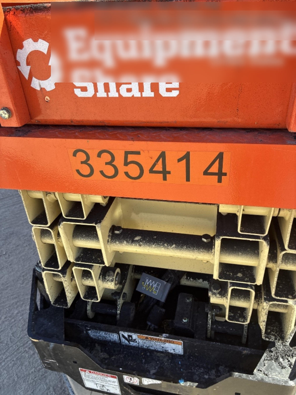 2023 JLG ES2632