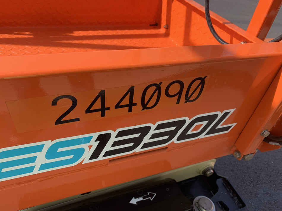 2022 JLG ES1330L
