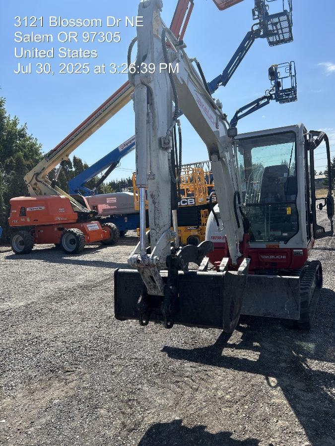 2025 TAKEUCHI TB235-2CR
