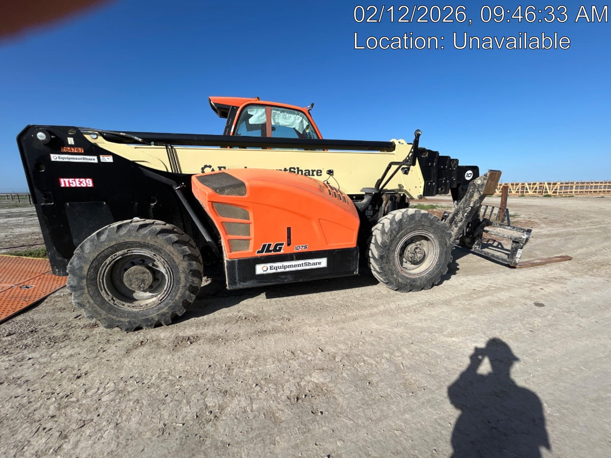 2019 JLG 1075