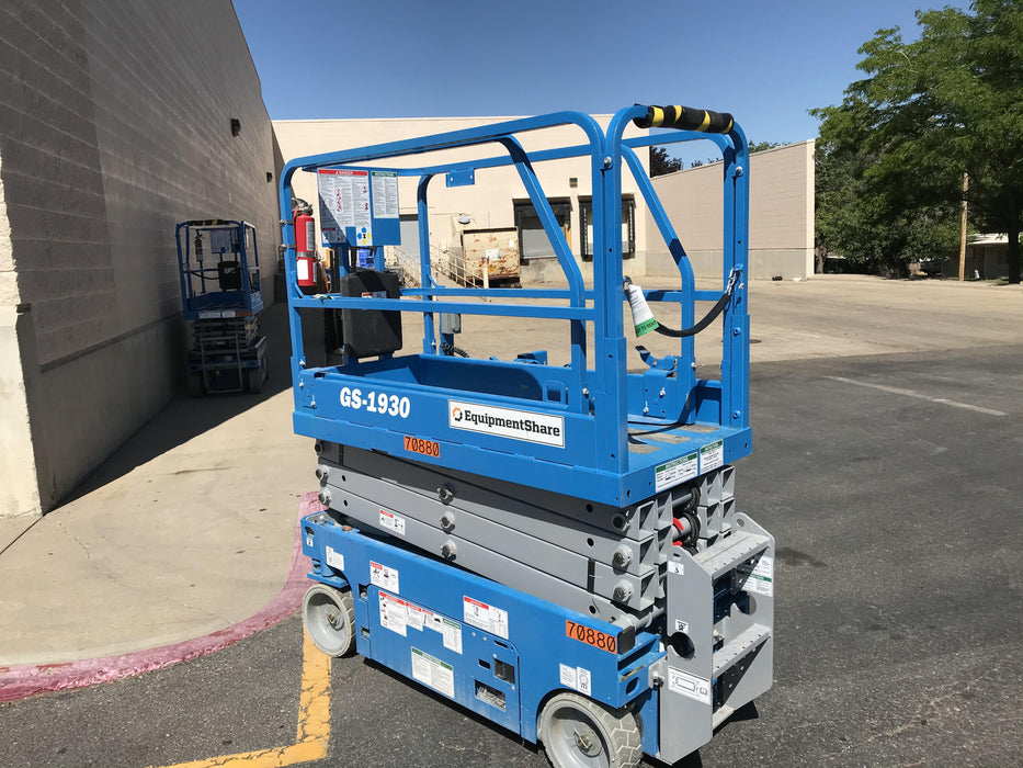 2020 Genie GS-1930 Fixed rails with chain entry gate - Pre A92.20