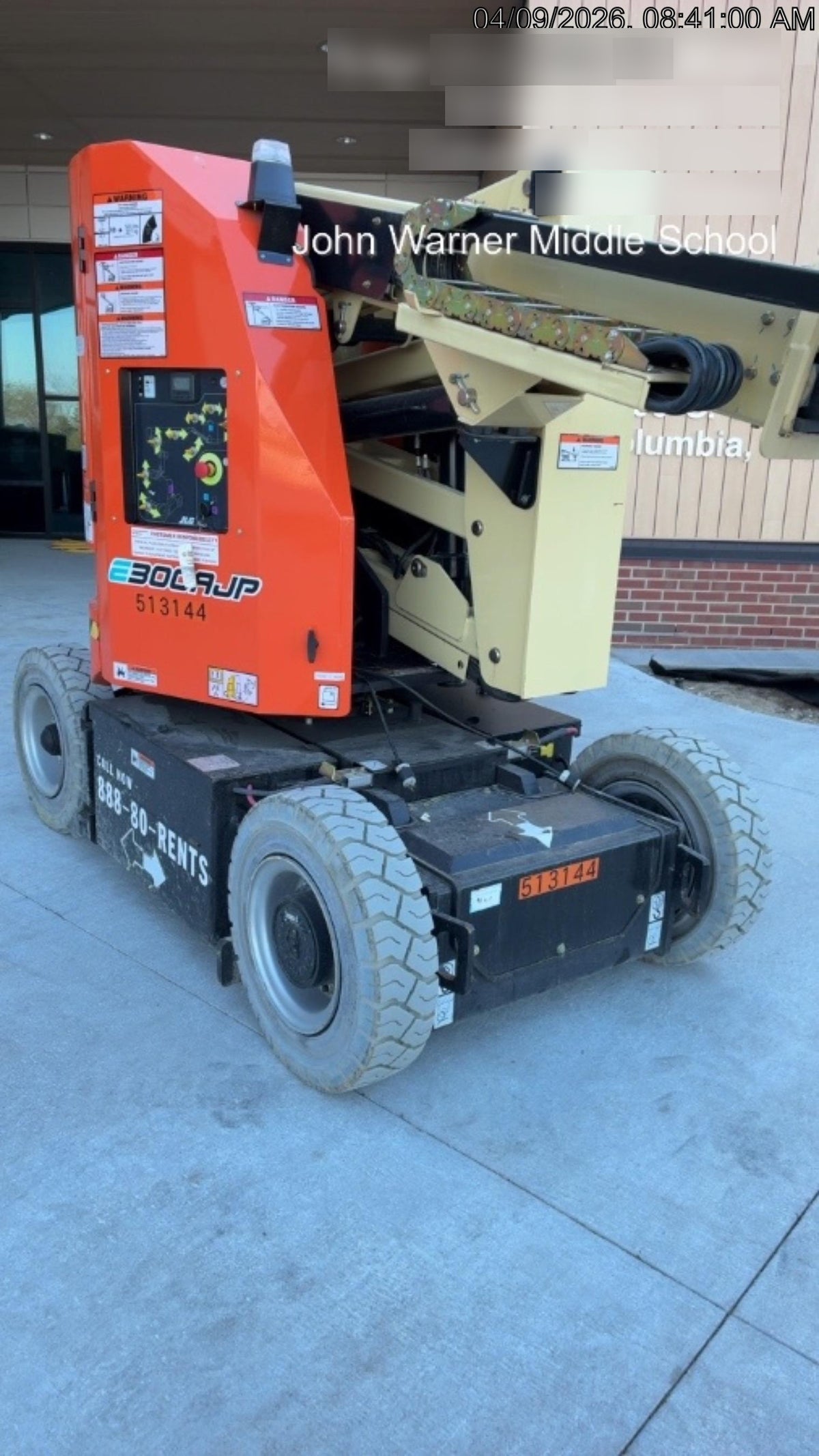 2025 JLG E300AJP