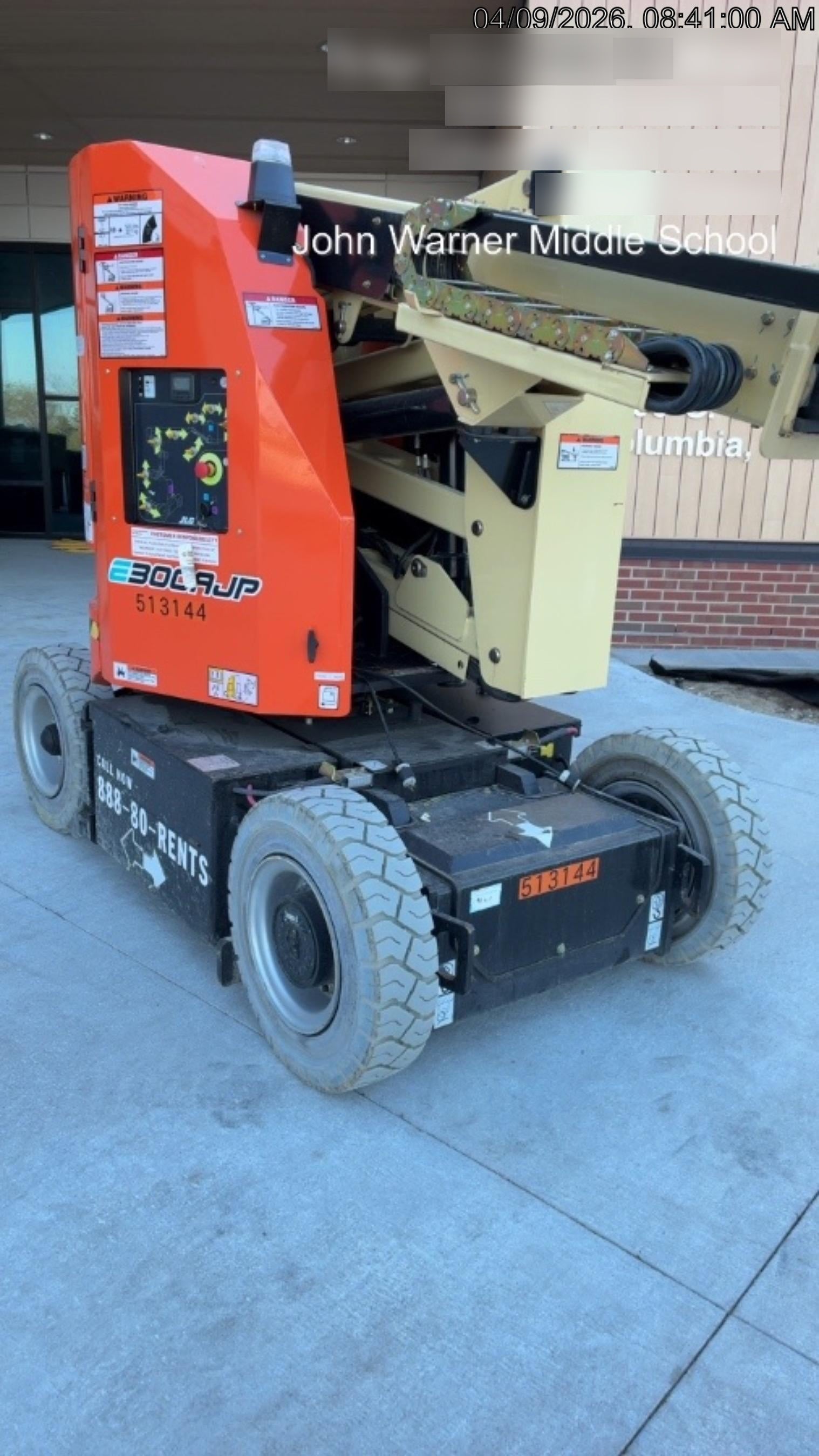 2025 JLG E300AJP