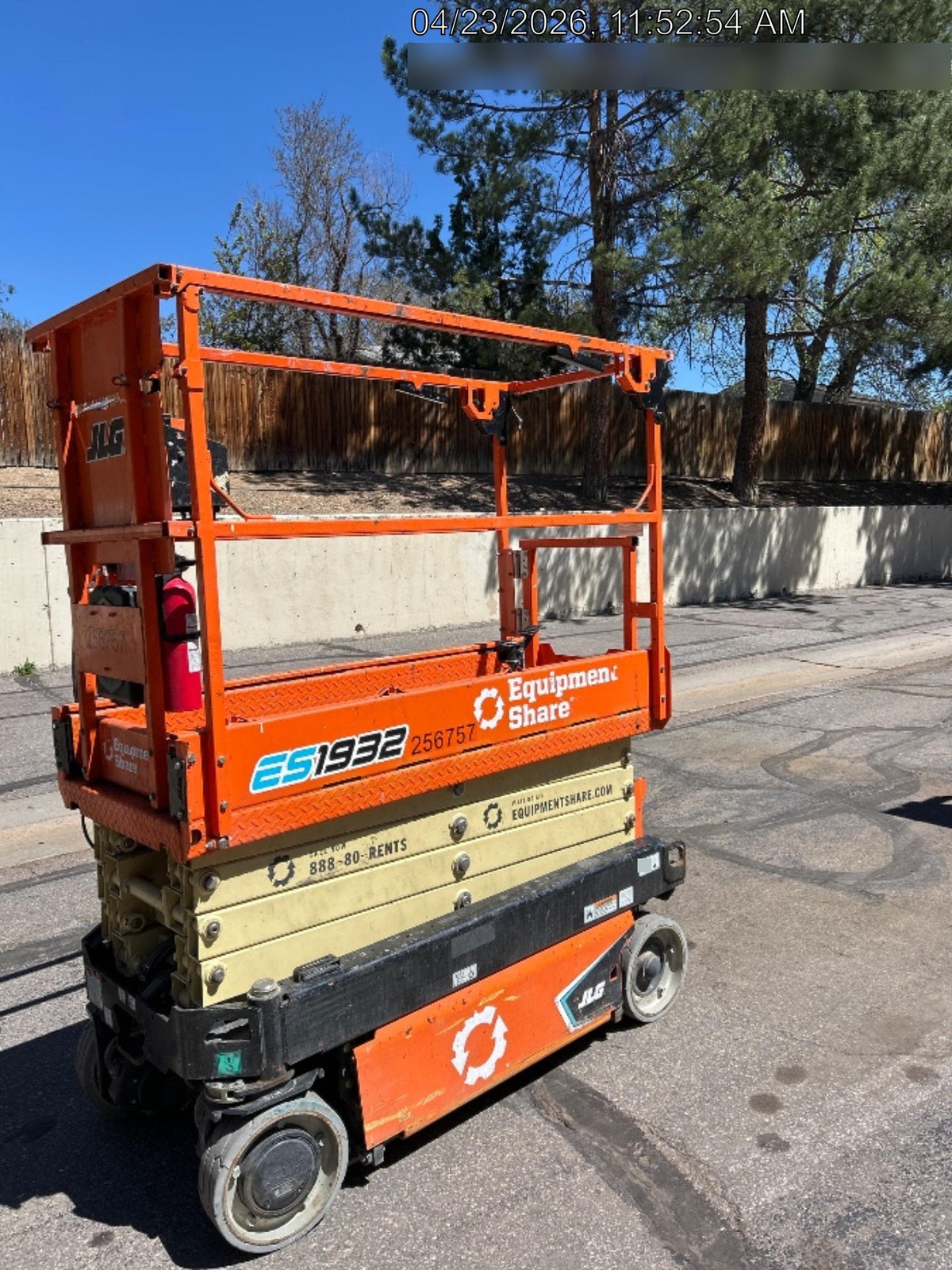 2022 JLG ES1932