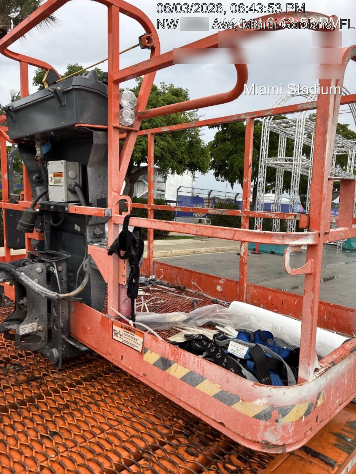 2023 JLG 460SJ