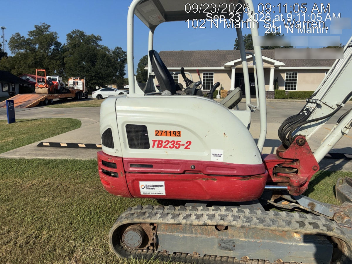 2022 TAKEUCHI TB235-2R