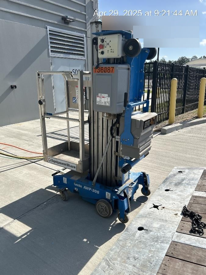 2021 GENIE AWP-30S DC