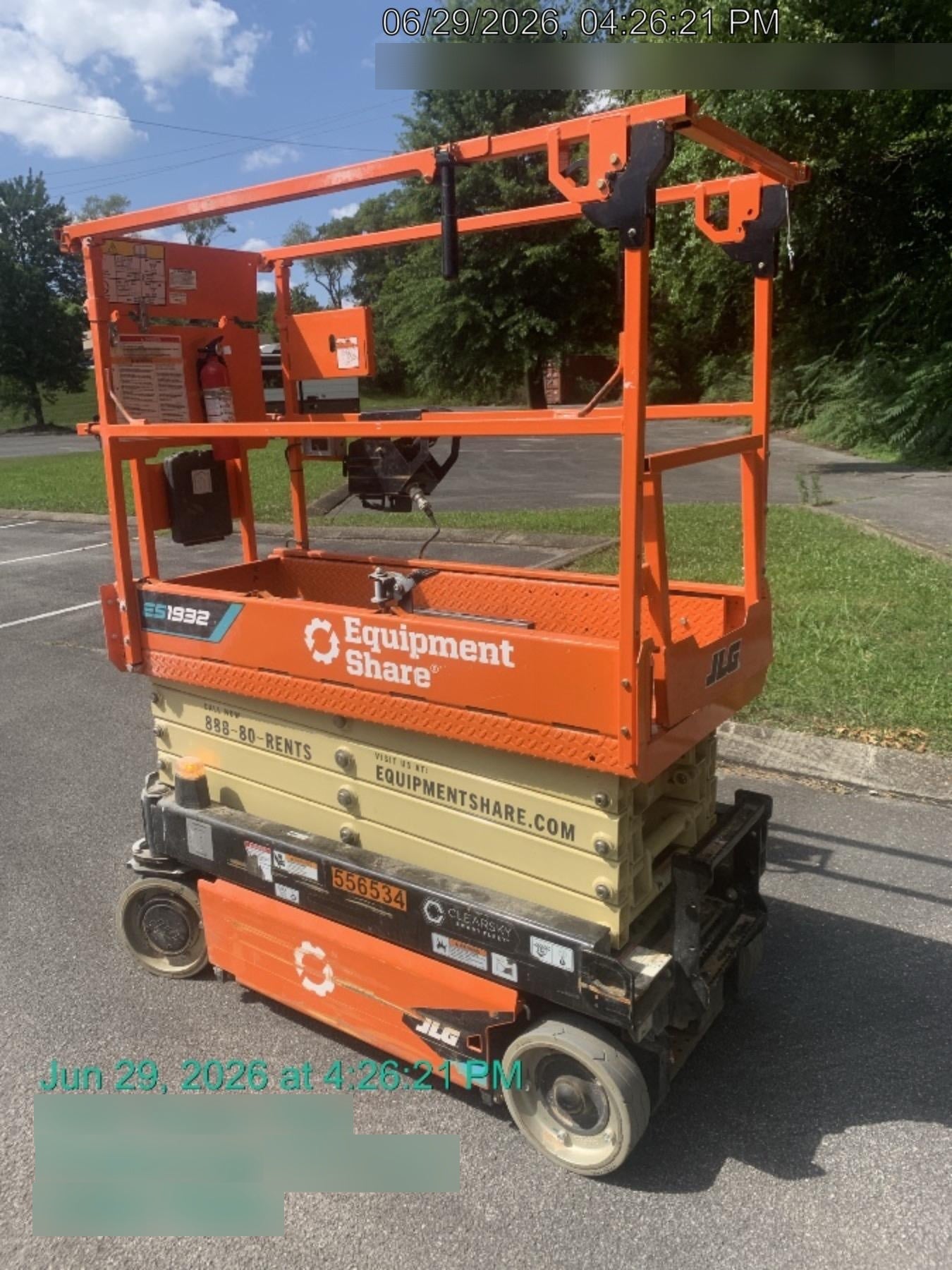 2025 JLG ES1932
