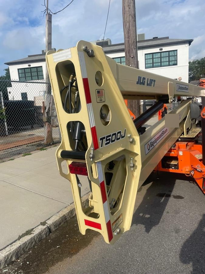 2022 JLG T500J