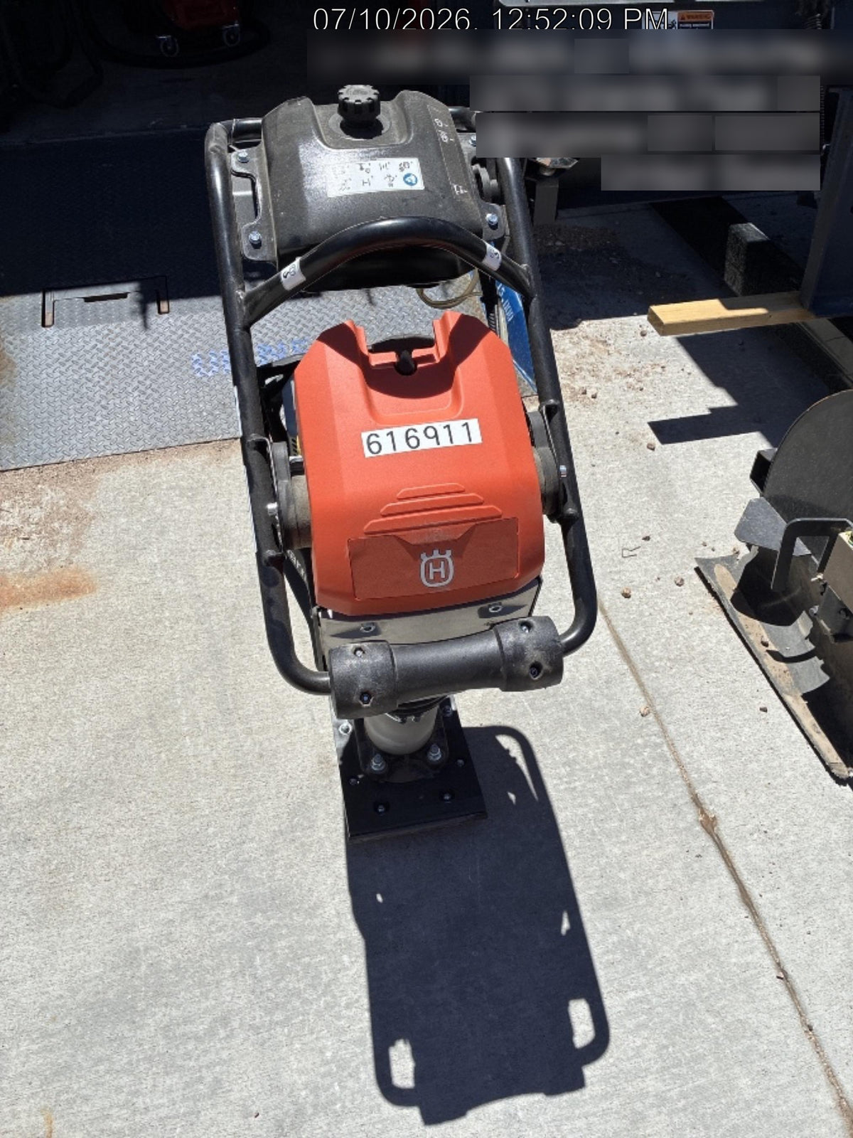 2025 HUSQVARNA LT5005